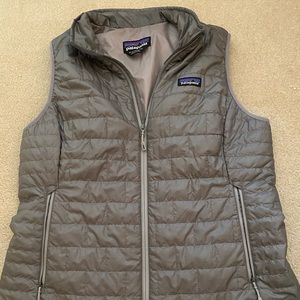 Women’s Patagonia lightweight puffer vest